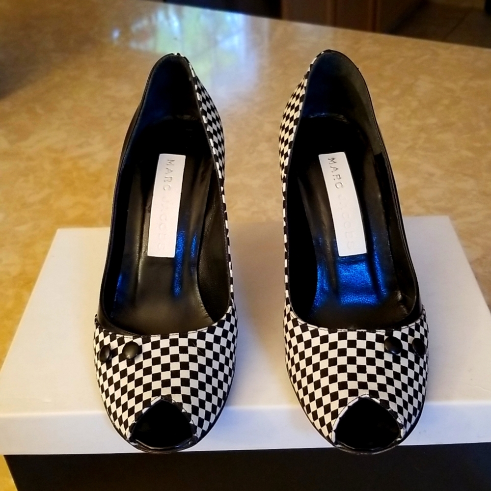 Marc Jacobs peep toe herringbone and black leather pumps